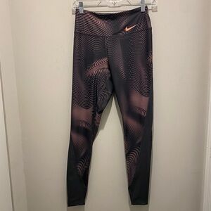 Nike Dri-Fit Gray and Pink Swirl Gym Leggings Women’s Size XS Activewear EUC